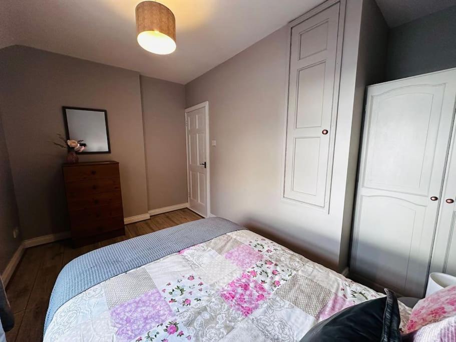 Gaeltacht Quarter Cosy Home Белфаст Экстерьер фото